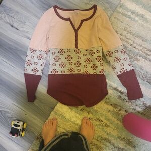 No boundaries xs womens sweater